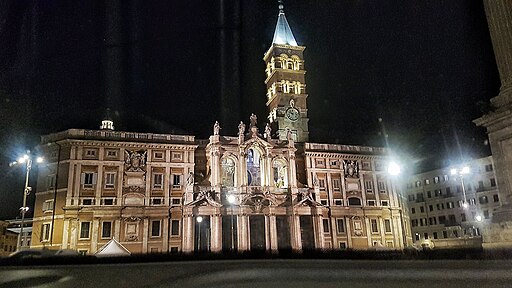 Basilica Papale di Santa Maria Maggiore at night.