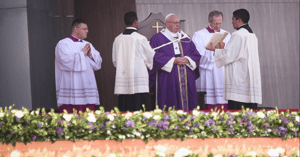Hundreds of thousands of faithful flock to the capital city of Ecatepec to participate in the Mass celebrated by Pope Francis on 14 February 2016.