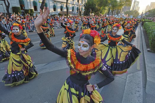 A carnival of flowers, catrinas, skulls, dances, dances and comparsas that remembered the pre-Hispanic past, led by the faces of new generations, took place in the Great Parade of the Day of the Dead