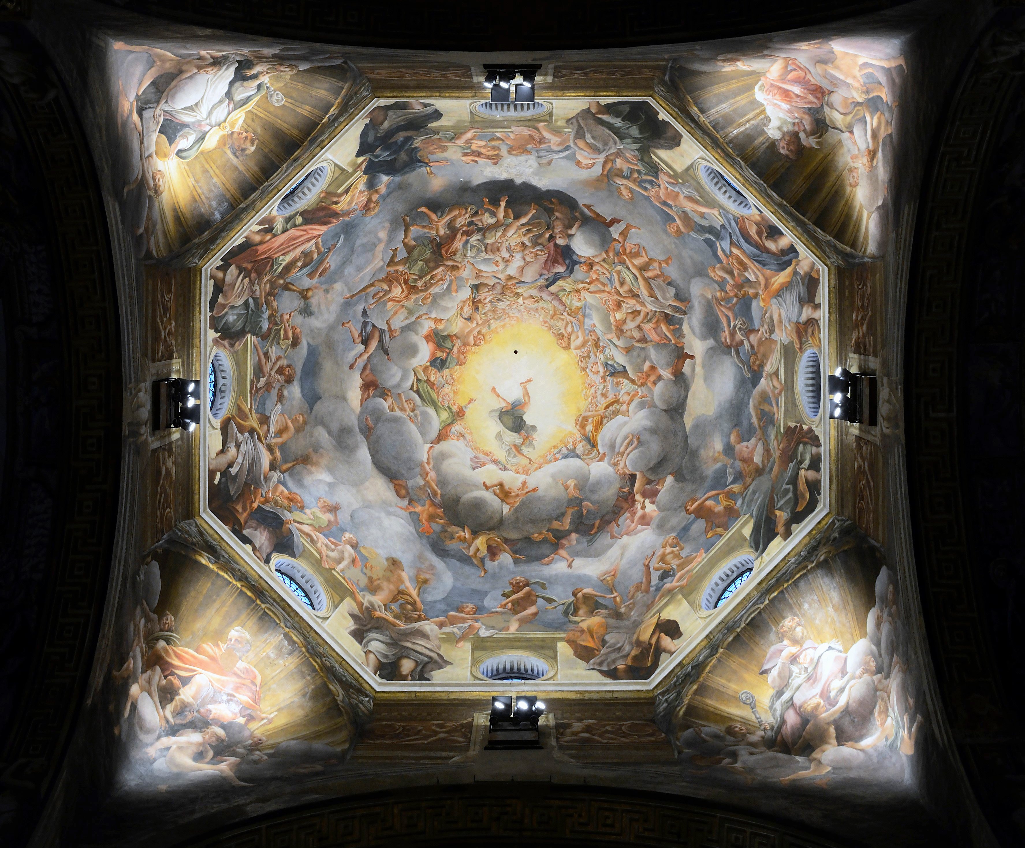Cathedral_(Parma)_-_Assumption_by_Correggio