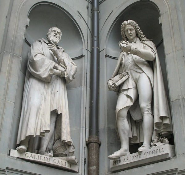 statues of two scientists