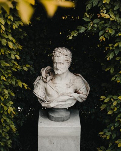 statue of philosopher