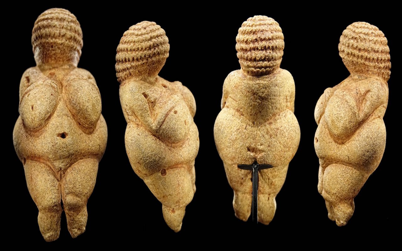 Venus_of_Willendorf_-_All_sides